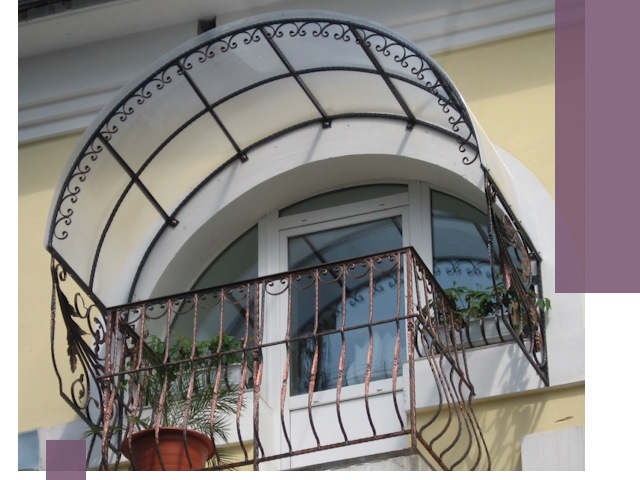 Козырьки над балконом в Егорьевске — изготовление и монтаж